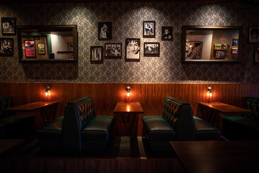More Photos Of 7746 Santa Monica Blvd, West Hollywood Bar For Lease