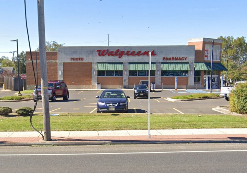More Photos Of 20 W Kings Hwy, Mount Ephraim Drugstore For Lease
