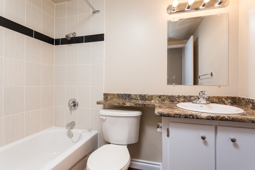 More Photos Of 610 Blackford St, New Westminster Apartments For Sale