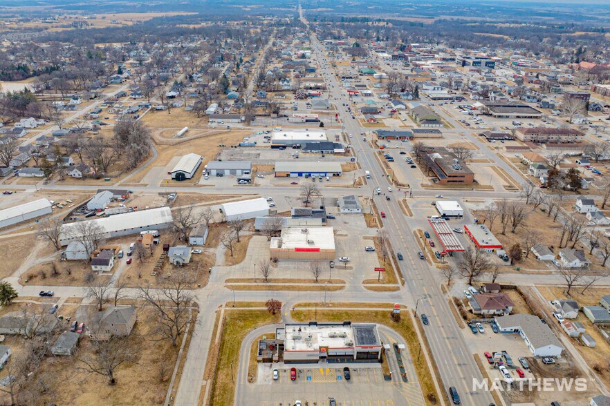 More Photos Of 610 N Jefferson Way, Indianola Freestanding For Sale