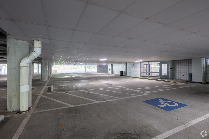 More Photos Of 1277 Lenox Park Blvd, Atlanta Office For Lease