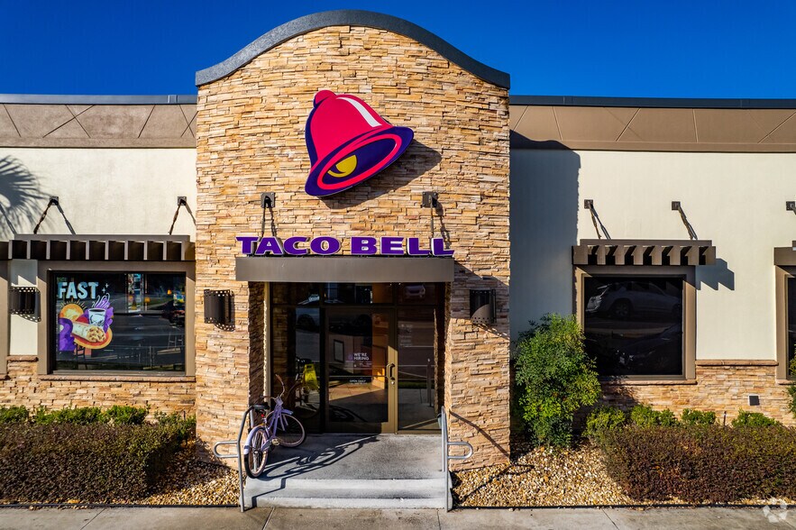 More Photos Of 2300-2470 S Orange Ave, Orlando Unknown For Lease