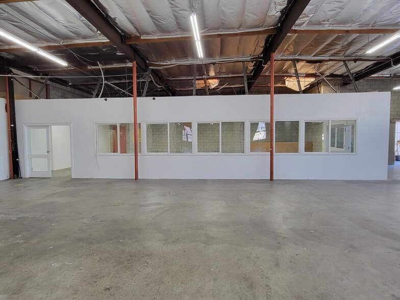 More Photos Of 1001 E 7th St, Los Angeles Warehouse For Lease