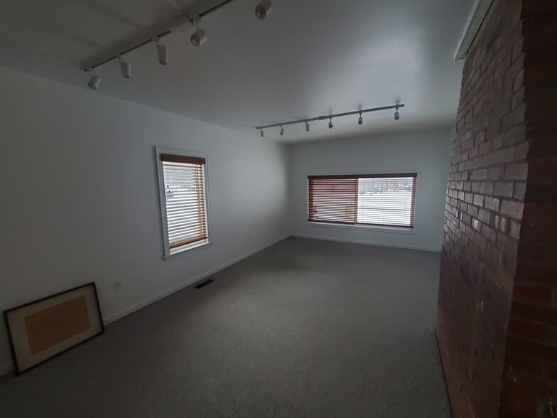 More Photos Of 5083 Buffalo Rd, Erie Medical For Sale