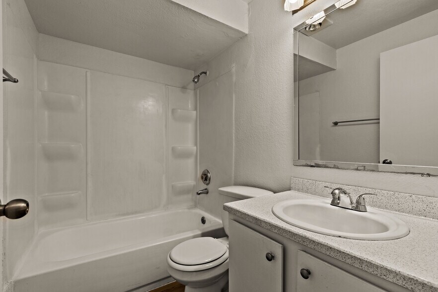 More Photos Of 29421 Pacific Hwy S, Federal Way Apartments For Sale
