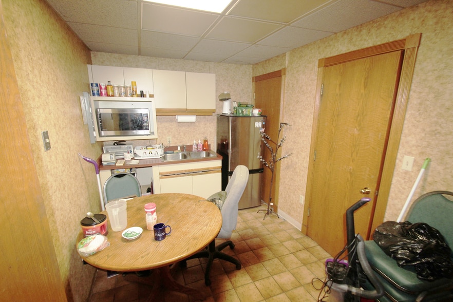 More Photos Of 16363 Pearl Rd, Strongsville Medical For Sale