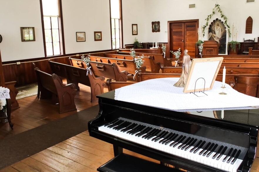 More Photos Of W8832 WI-96, Hortonville Religious Facility For Sale