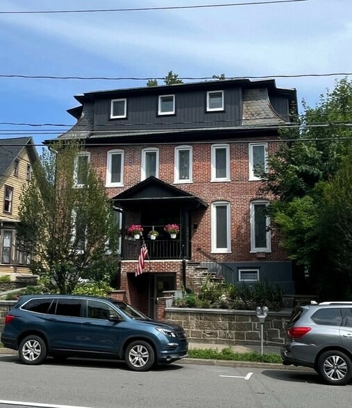 More Photos Of 255 Washington St, East Stroudsburg Apartments For Sale