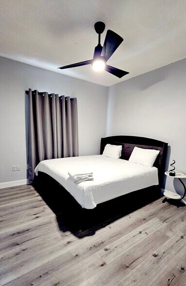 More Photos Of 13610-13612 N 21st St, Tampa Apartments For Sale