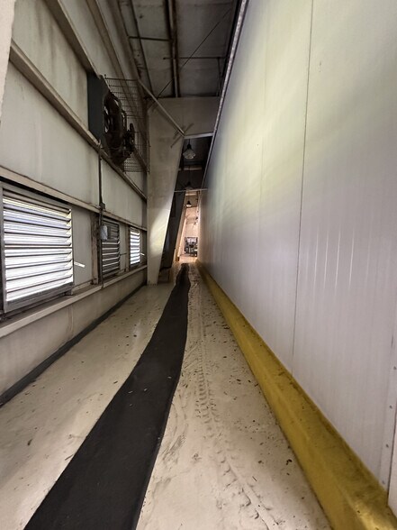 More Photos Of 625 66th Ave SW, Vero Beach Manufacturing For Sale