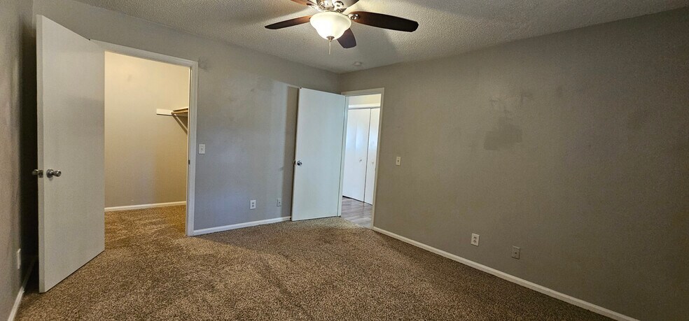 More Photos Of 1801 Ridgewood Dr, Murray Specialty For Sale
