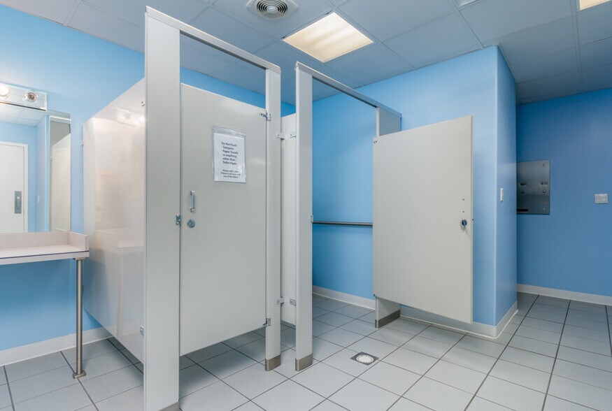 More Photos Of 6550 Pelican Dr, Osage Beach Specialty For Sale