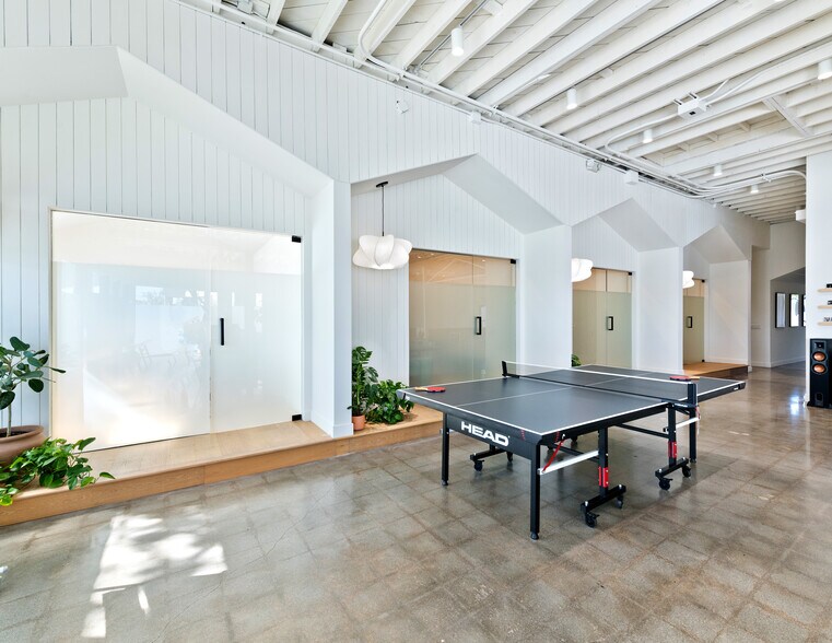 More Photos Of 12101 Venice Blvd, Los Angeles Loft Creative Space For Lease