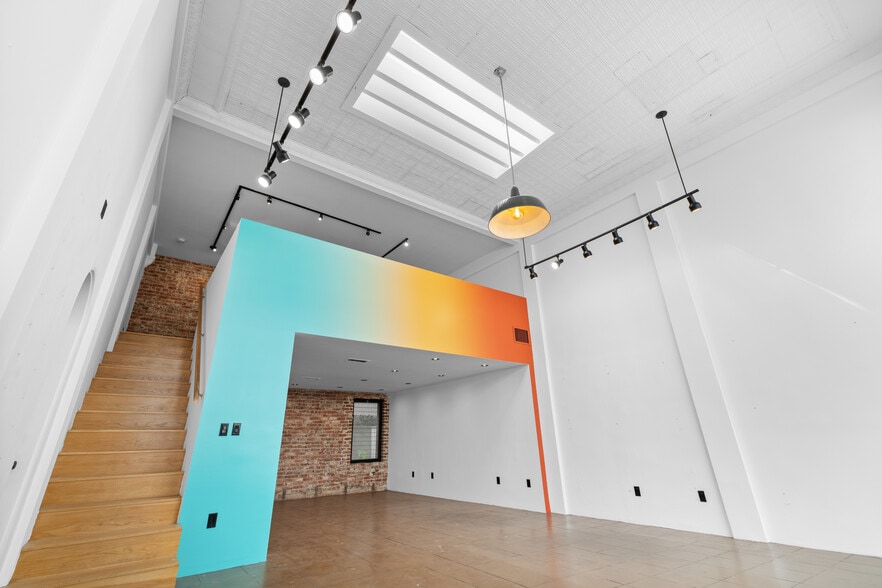 More Photos Of 901-907 Pacific Ave, Venice Storefront For Lease