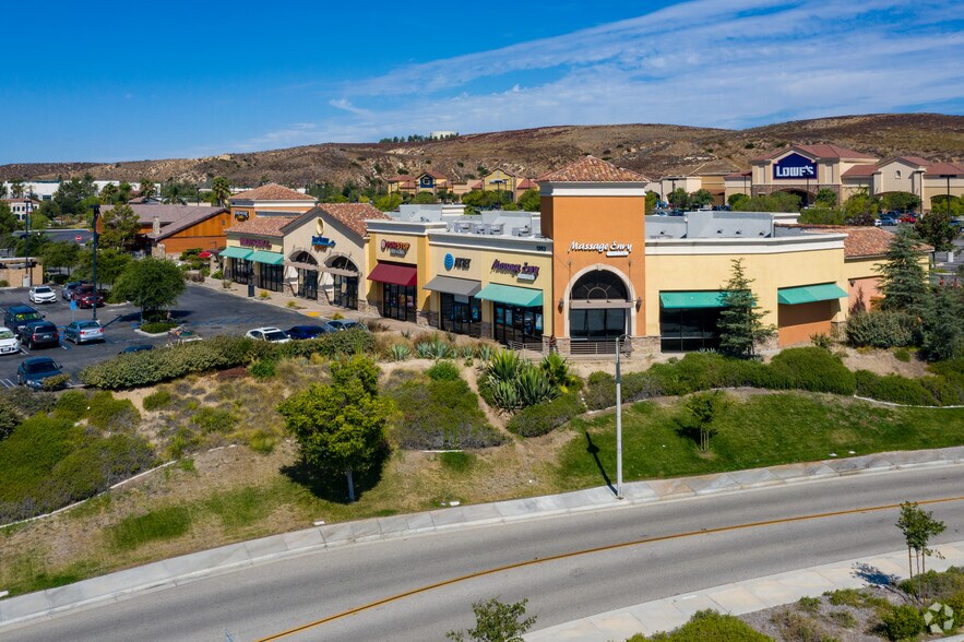 More Photos Of 1263 Simi Town Center Way, Simi Valley General Retail For Lease