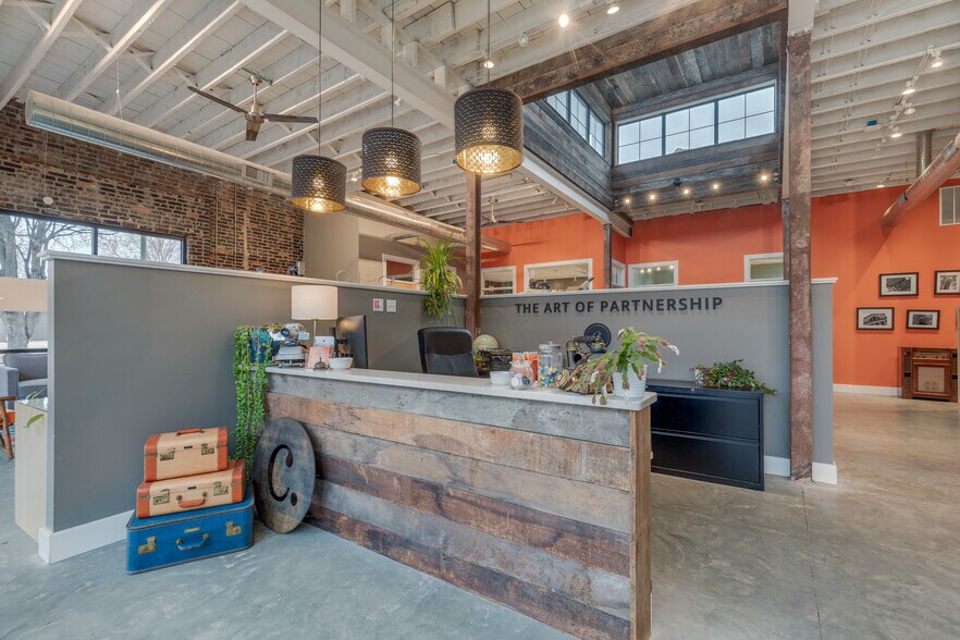 More Photos Of 3353 Roger Pl, Saint Louis Office For Sale