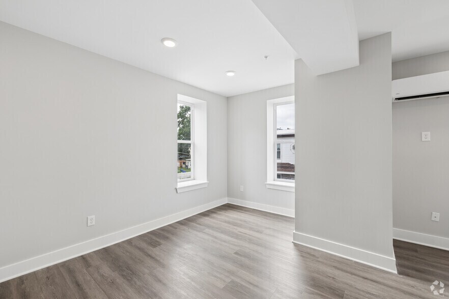 More Photos Of 22 N King St, Gloucester City Storefront Retail Residential For Sale