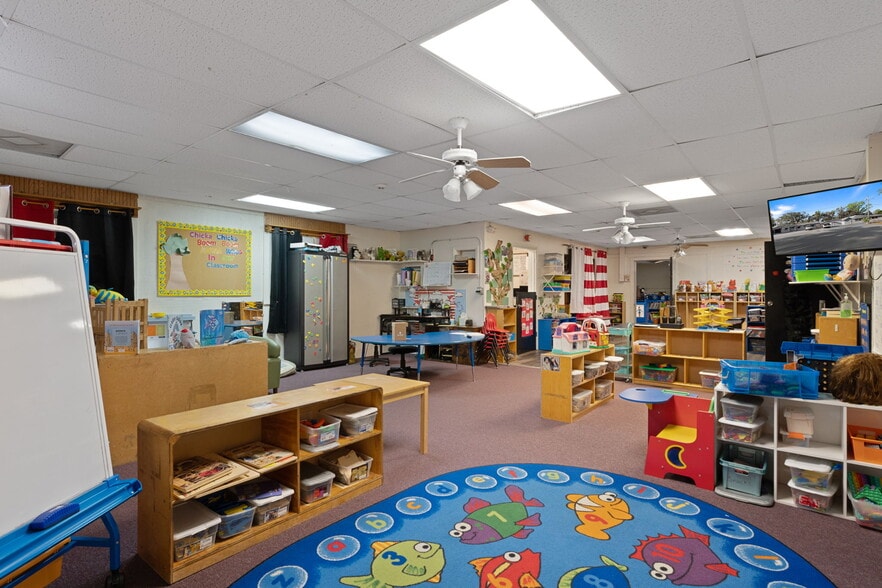 More Photos Of 639 NE 1st St, Crystal River Daycare Center For Sale