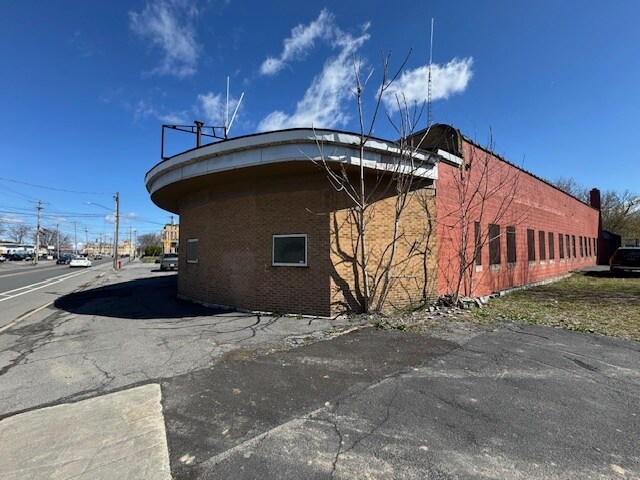 More Photos Of 1543 S Salina St, Syracuse Parking Garage For Sale