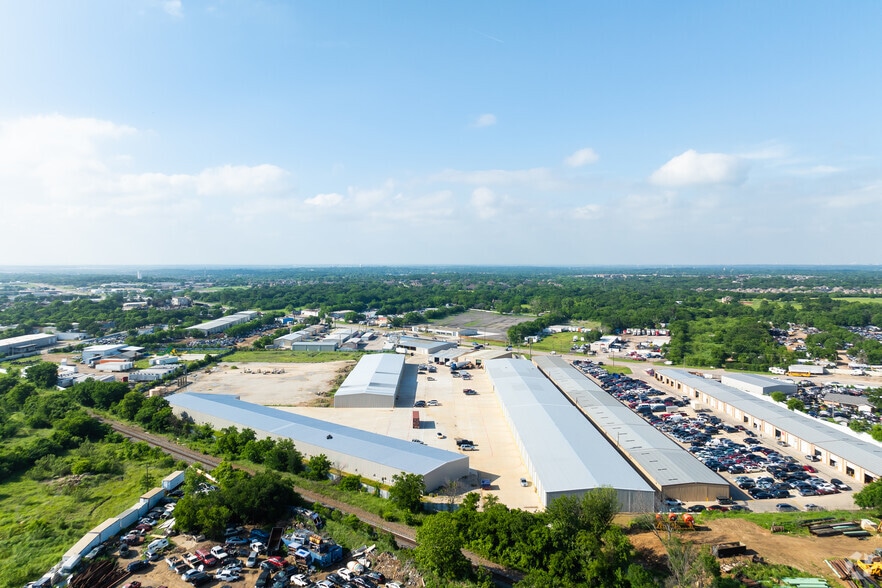 More Photos Of 7402 & 7406 Mansfield Hwy, Kennedale Light Distribution For Sale