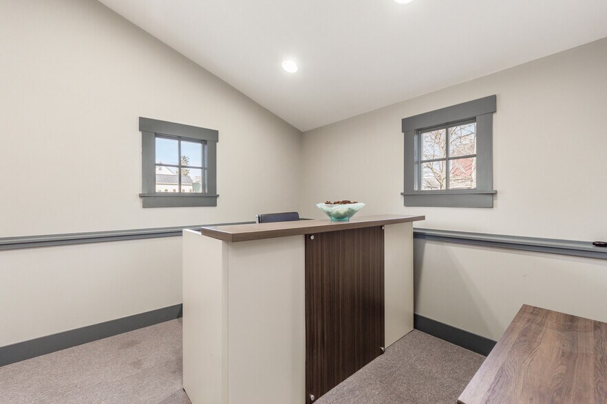 More Photos Of 109 S High St, Dublin Loft Creative Space For Sale