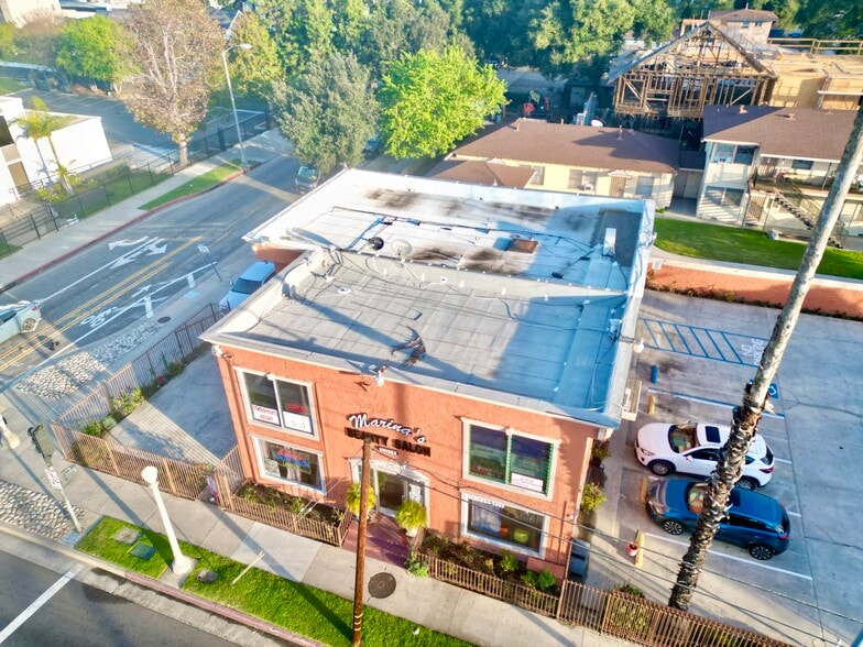 Primary Photo Of 708 N Marengo Ave, Pasadena General Retail For Sale