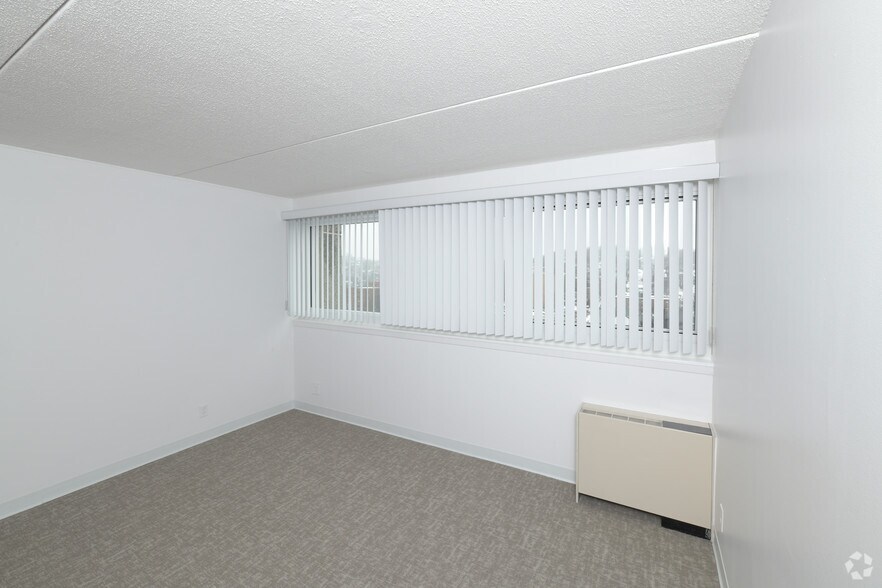 More Photos Of 1371 Beacon St, Brookline Apartments For Lease