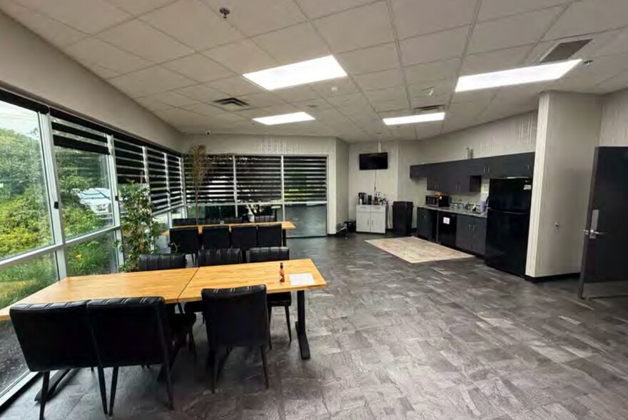 More Photos Of 6951 Cintas Blvd, Mason Loft Creative Space For Sale