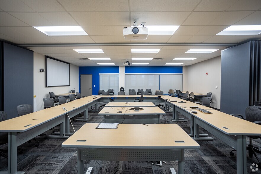 More Photos Of 21111 Chagrin Blvd, Beachwood Office For Lease