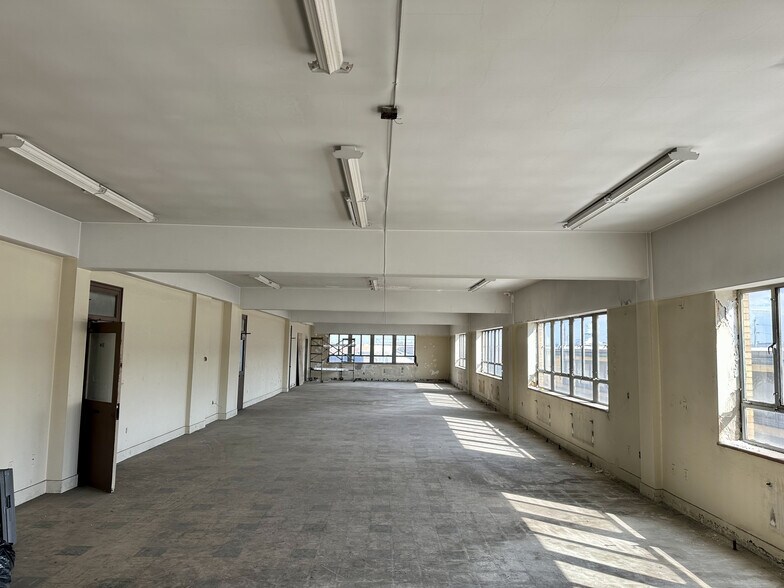 More Photos Of 400 Delancy St, Newark Warehouse For Lease
