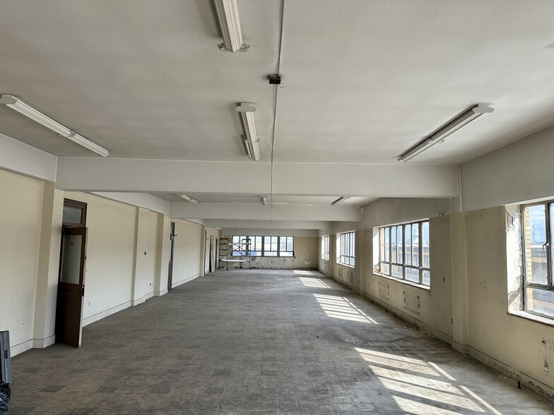 More Photos Of 400 Delancy St, Newark Warehouse For Lease