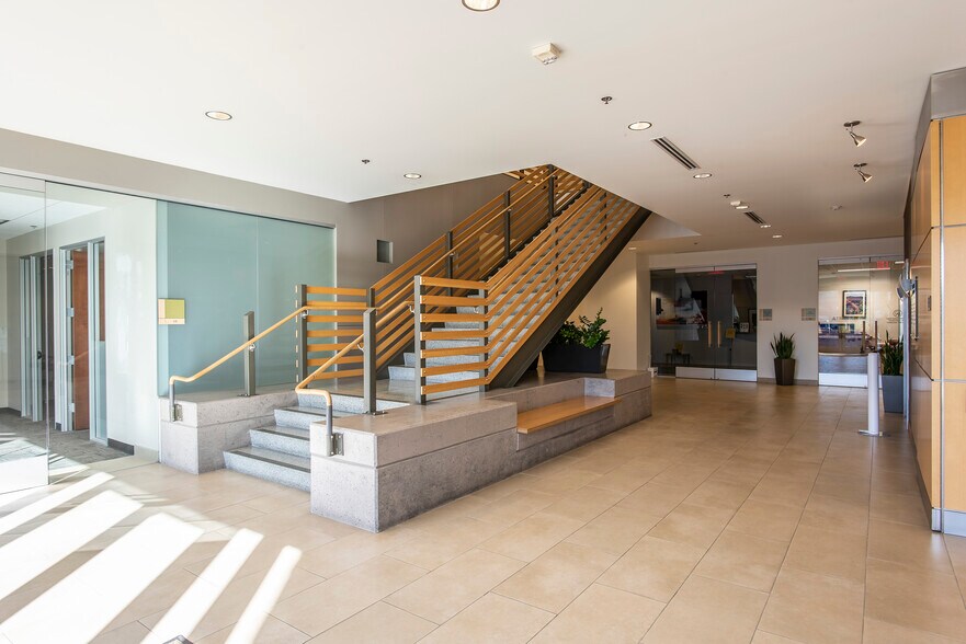 More Photos Of 2121 W Chandler Blvd, Chandler Office For Lease