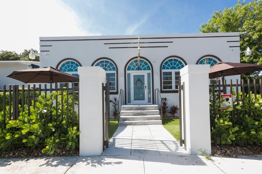 More Photos Of 575 NE 61st St, Miami Hotel For Sale