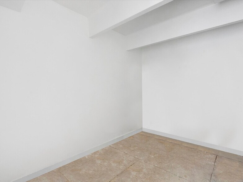 More Photos Of 17535 NW 2nd Ave, Miami Manufacturing For Sale