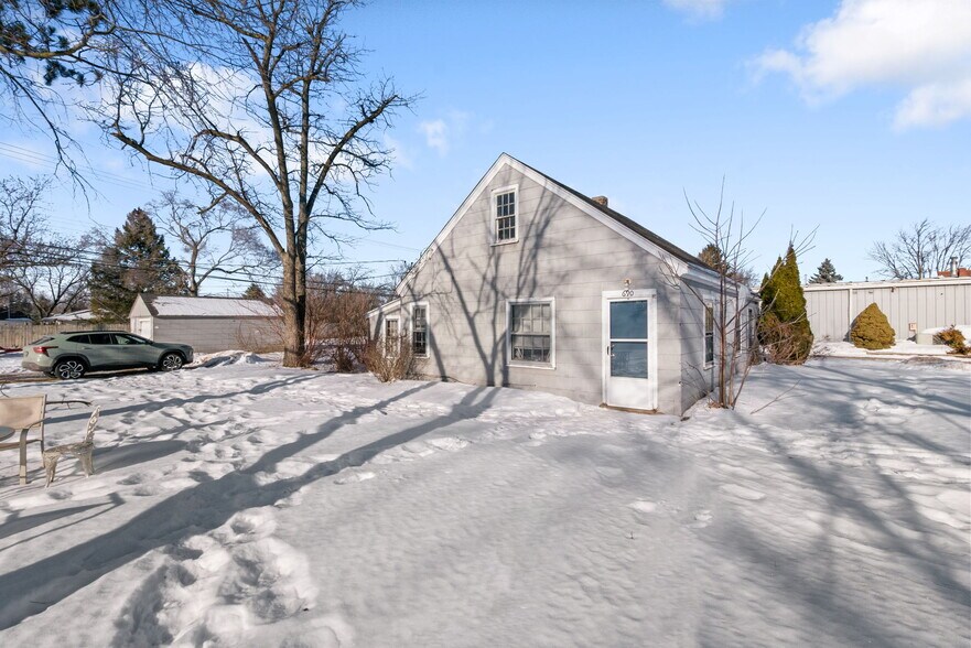 More Photos Of 690 S Lapeer Rd, Oxford Warehouse For Sale