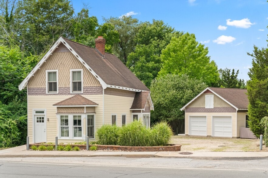 Primary Photo Of 67 Fort Salonga Rd W, Northport Loft Creative Space For Sale