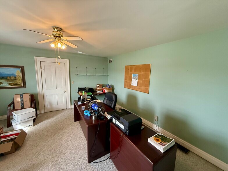 More Photos Of 403 George St, Aurora Office For Sale