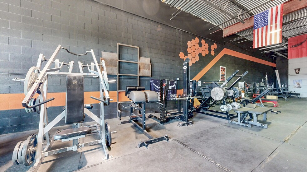 More Photos Of 943-965 E 11th St, Loveland Warehouse For Sale