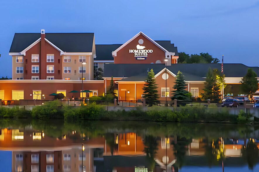 More Photos Of 6085 Enterprise Pky, Solon Hotel For Sale