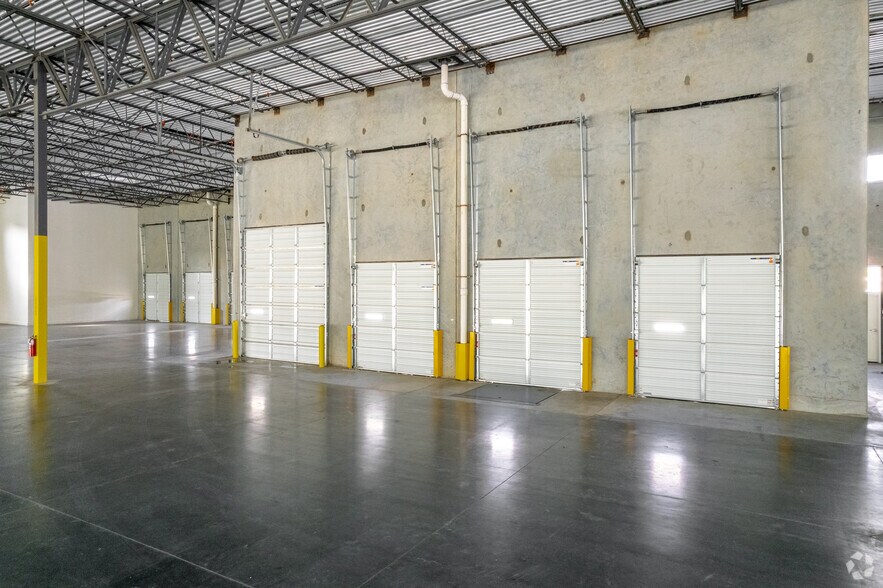 More Photos Of 2125 Bardin Rd, Grand Prairie Distribution For Sale