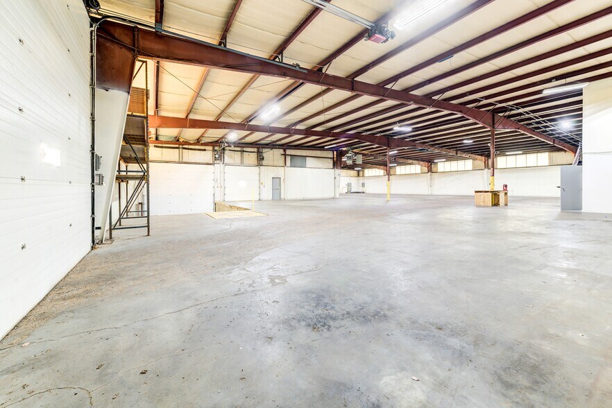 More Photos Of 617 Cepi Dr, Chesterfield Warehouse For Sale