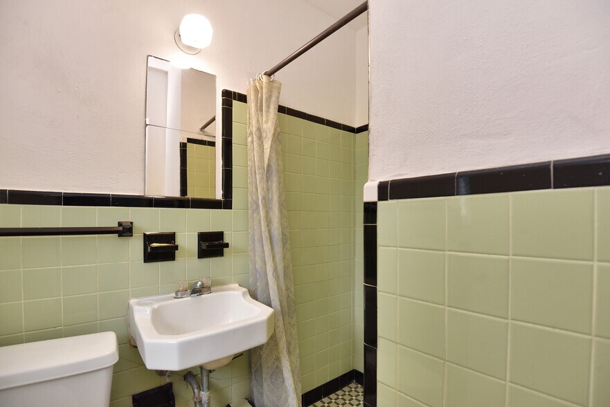 More Photos Of 1028 Ridgewood Ave, Daytona Beach Hospitality For Sale