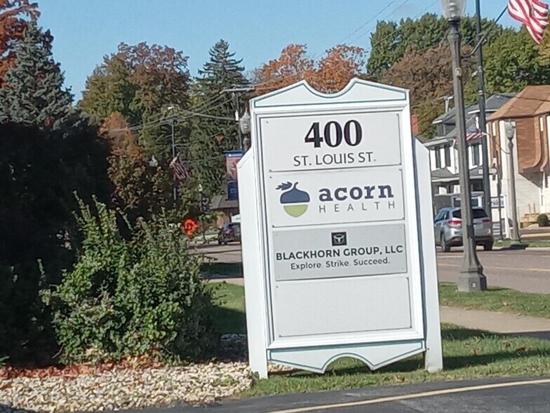 More Photos Of 400 St. Louis St, Edwardsville Medical For Lease