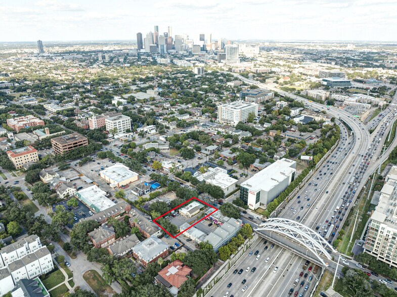 More Photos Of 4464 Montrose Blvd, Houston Specialty For Lease