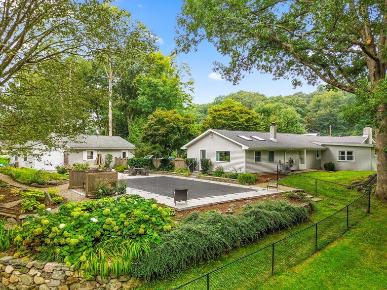 More Photos Of 2258 Route 22, Brewster Village Office For Sale