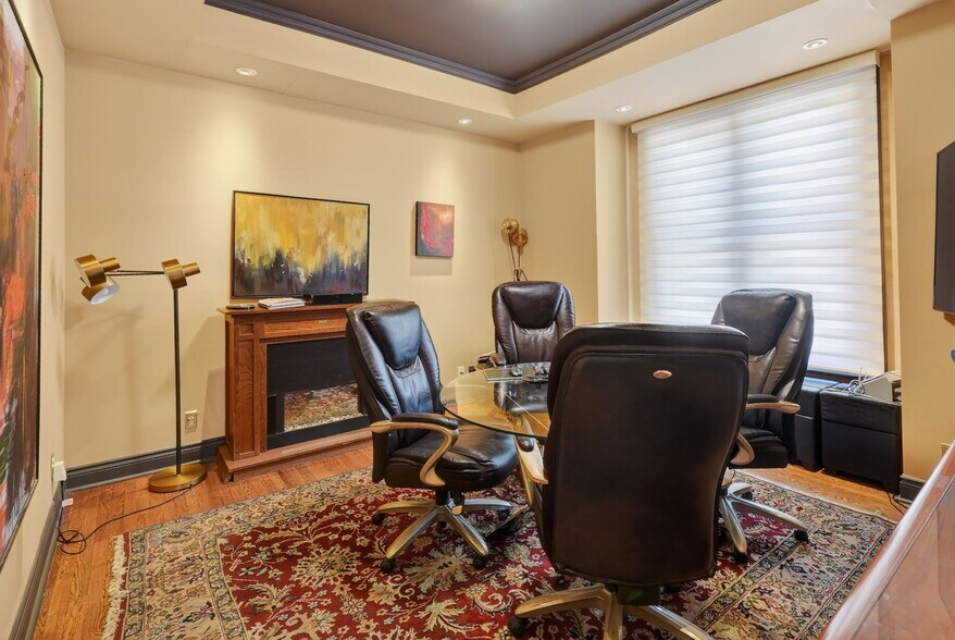 More Photos Of 464 Somerset St W, Ottawa Office For Sale