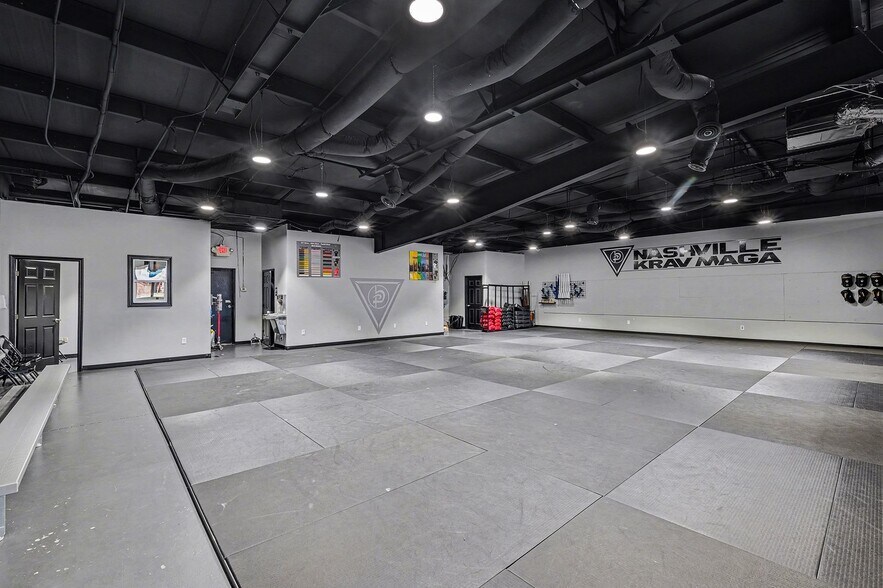 More Photos Of 2504 Hospitality Ln, Columbia Storefront For Lease