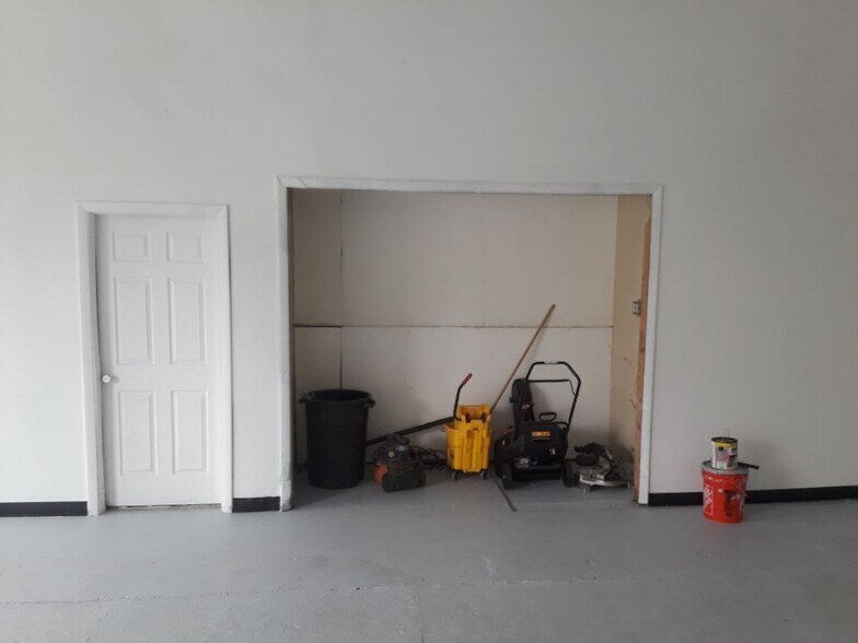 More Photos Of 99 B Winsted Rd, Torrington Unknown For Sale