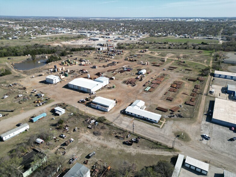 More Photos Of 601 E Pine St, Cushing Truck Terminal For Sale