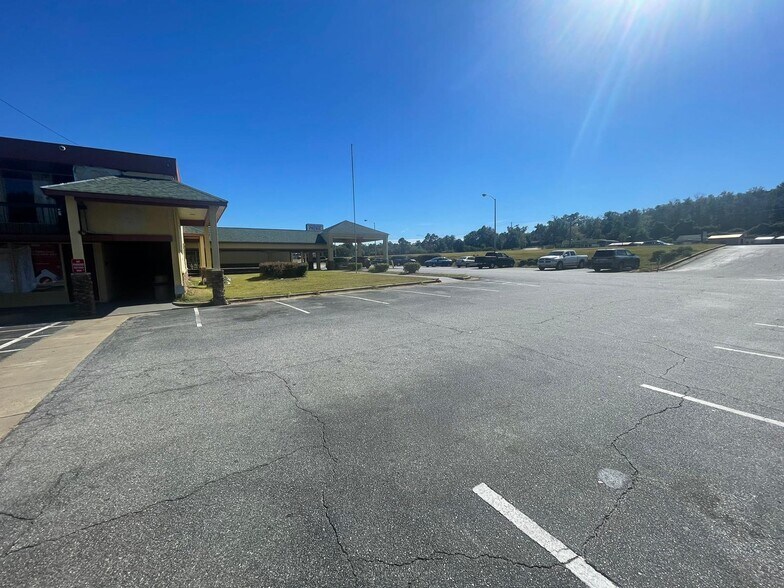 More Photos Of 1700 US-280, Phenix City Hotel For Sale